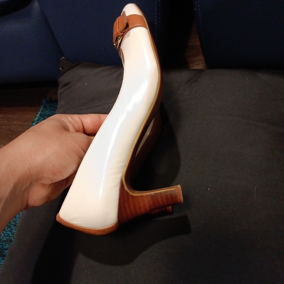 Lauren Ralph Lauren Leather White And Brown Heels Size 6B - Picture 3 of 6